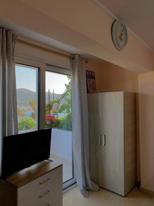 Studio With Unique View Near The Beach! Порто-Рафті Екстер'єр фото